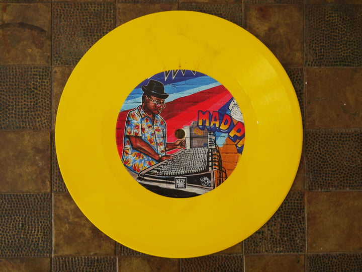 Frente Cumbiero / Mad Professor - La Bocachico / Bestiales 77 Dub (Yellow Vinyl) : 7inch (Yellow)